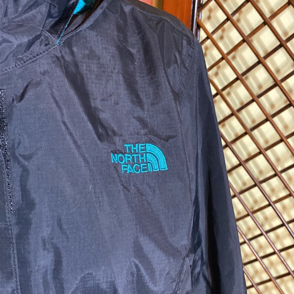 The North face Women’s Rain Jacket Size Med-EUC - Picture 2 of 5